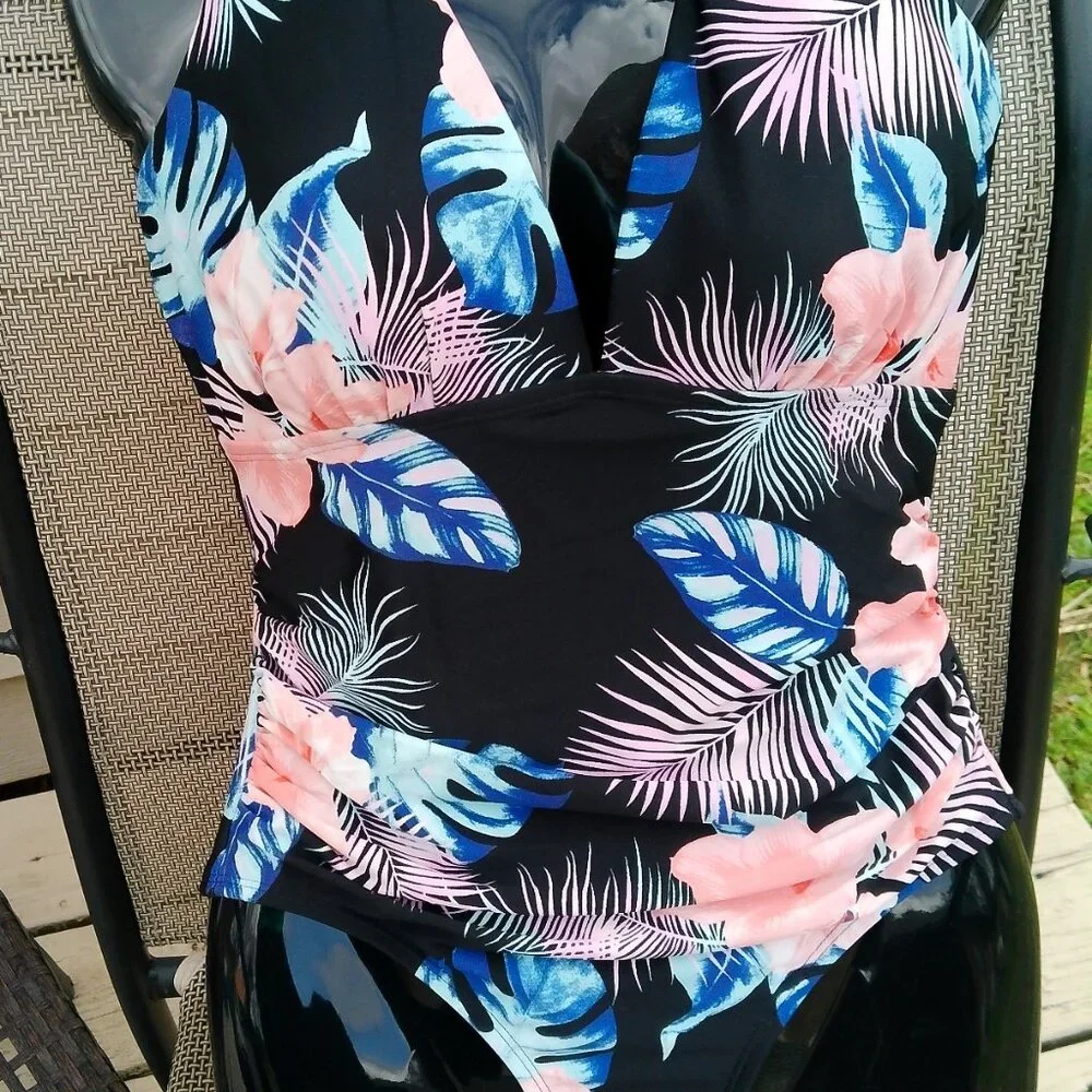 NWOT DKNY Women's One Piece Tummy Control  Waist Halter Neck Swimsuit Sz. MED - Picture 2 of 9